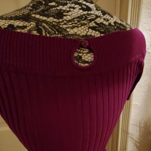 It's Our Time fuscha sweater, size S - Picture 4 of 4